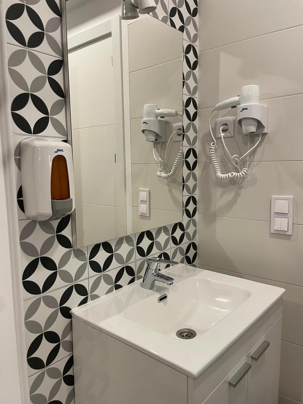 Hostal Arenal Μαδρίτη Εξωτερικό φωτογραφία